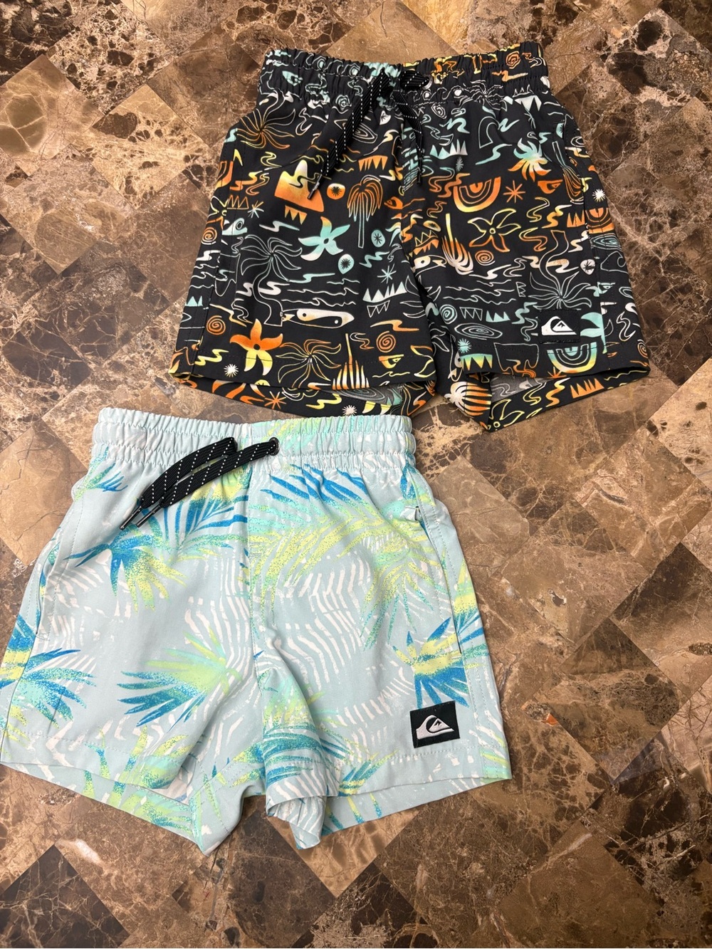 Quiksilver bundles of 2 Mint Palm Print & Black Tropical Swim Shorts 4-5 years